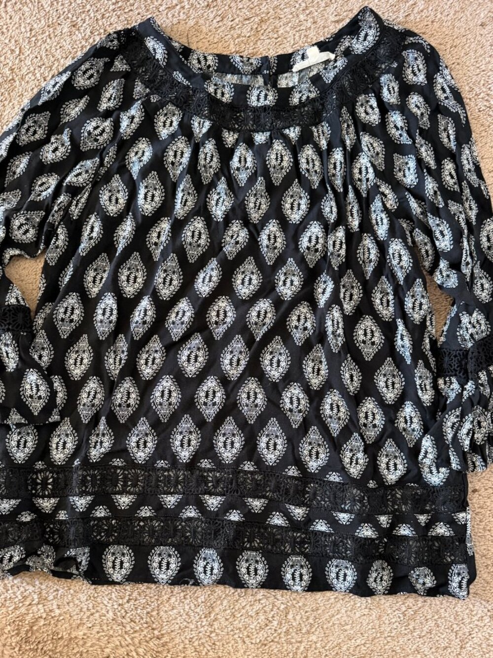 Honey Punch 1X Black Paisley Boho Blouse Lace Trim Bell Sleeves